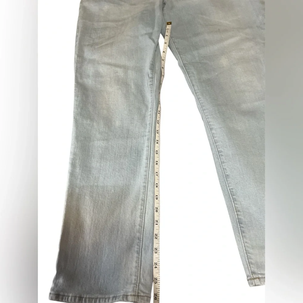 LOFT Light Wash women’s Jeans – Size 31 / 12‎